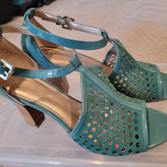 Circa Joan & David Luxe Size 8M Soft Green - Picture 1 of 7